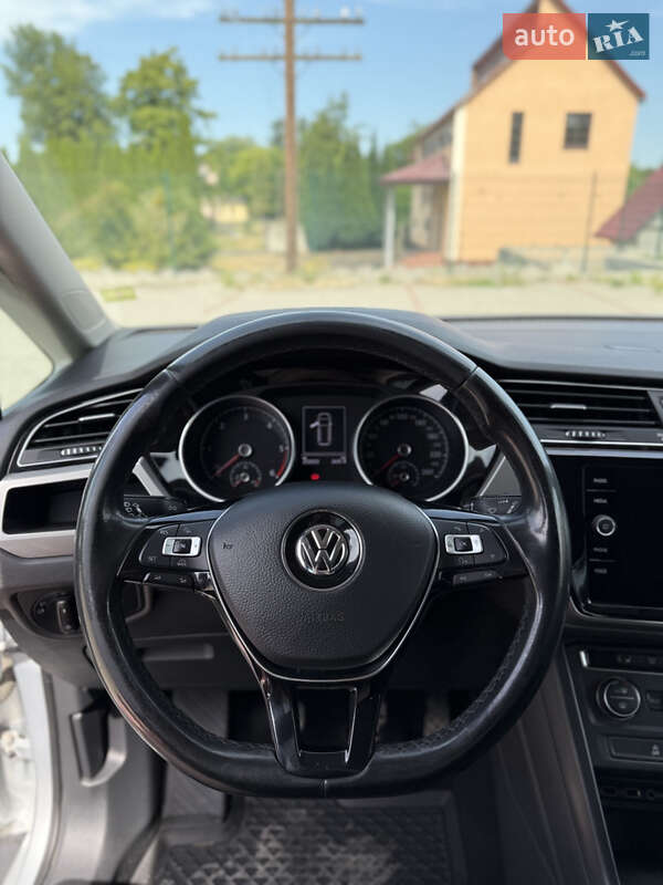 Микровэн Volkswagen Touran 2018 в Самборе фото 32 Микровэн Volkswagen Touran 2018 в Самборе