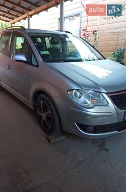 Мінівен Volkswagen Touran 2006 в Кельменцях