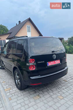 Мінівен Volkswagen Touran 2010 в 