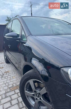 Мінівен Volkswagen Touran 2010 в 