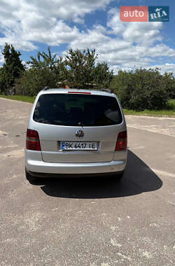 Минивэн Volkswagen Touran 2003 в 