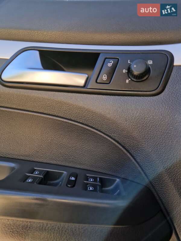 Минивэн Volkswagen Touran 2013 в Ивано-Франковске