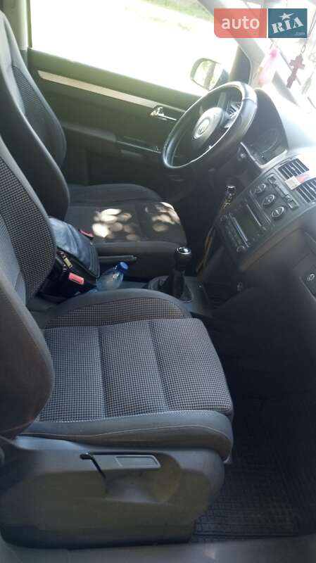 Мінівен Volkswagen Touran 2004 в Хмельницькому