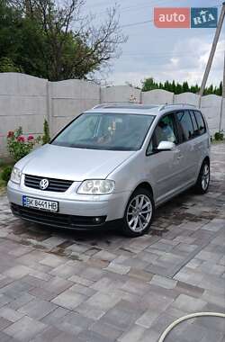 Минивэн Volkswagen Touran 2006 в Ровно