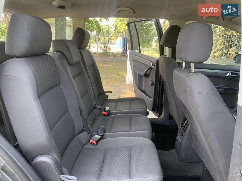 Минивэн Volkswagen Touran 2006 в Полтаве