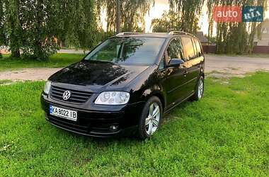Минивэн Volkswagen Touran 2006 в Ромнах