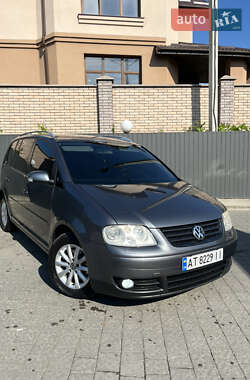 Минивэн Volkswagen Touran 2004 в Ивано-Франковске