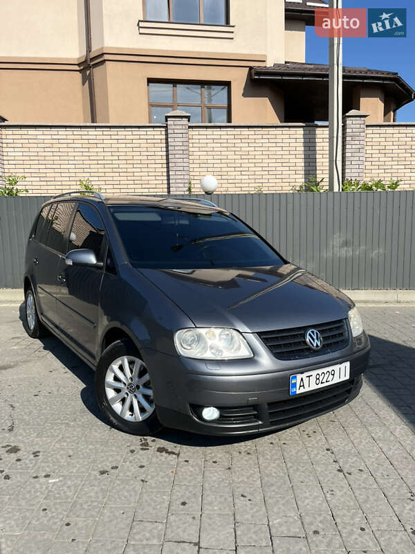 Мінівен Volkswagen Touran 2004 в 