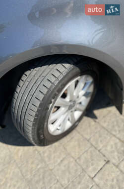 Мінівен Volkswagen Touran 2004 в 