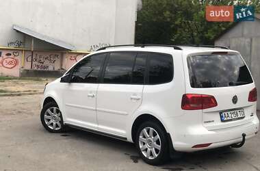 Минивэн Volkswagen Touran 2011 в Боярке