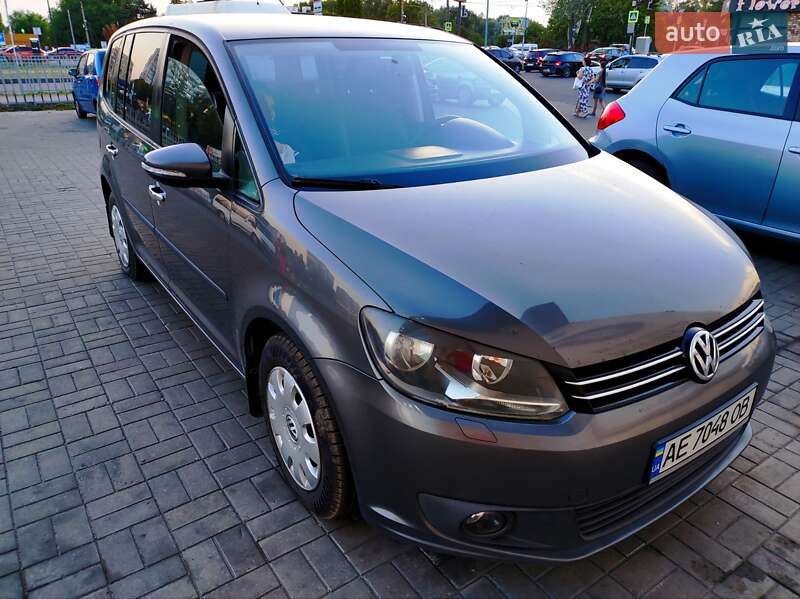 Минивэн Volkswagen Touran 2010 в 