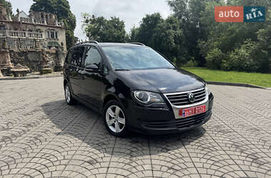 Мінівен Volkswagen Touran 2010 в Луцьку