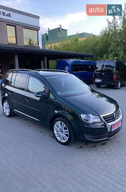 Мінівен Volkswagen Touran 2010 в 