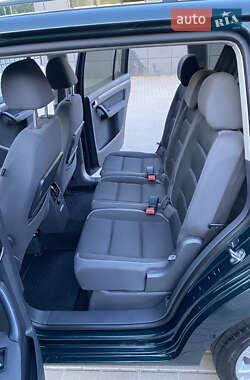 Мінівен Volkswagen Touran 2010 в 