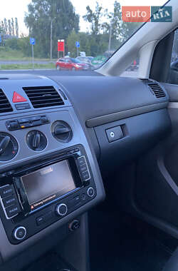 Мінівен Volkswagen Touran 2010 в 