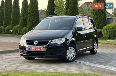 Минивэн Volkswagen Touran 2008 в Сарнах