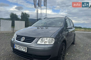 Минивэн Volkswagen Touran 2006 в Хусте