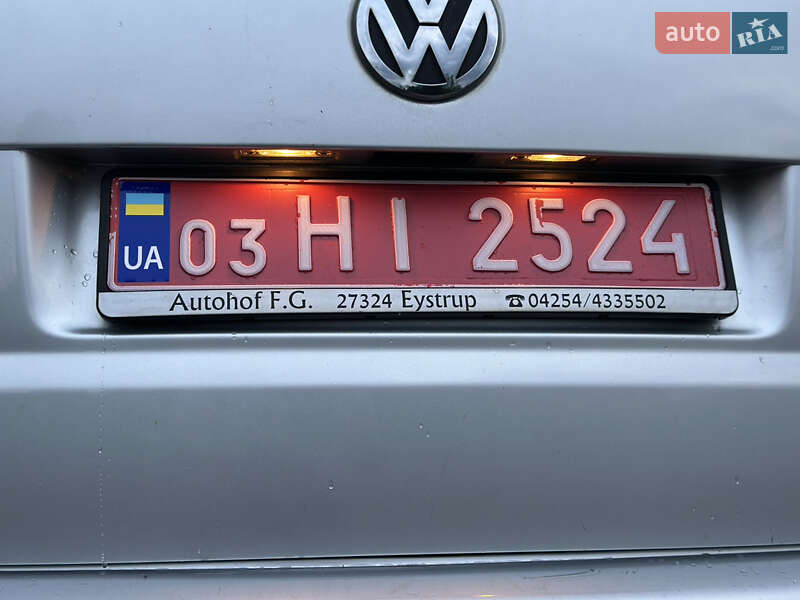 Минивэн Volkswagen Touran 2007 в Сарнах