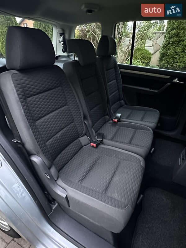 Минивэн Volkswagen Touran 2007 в Сарнах