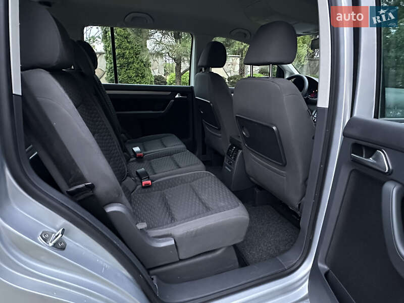 Минивэн Volkswagen Touran 2007 в Сарнах