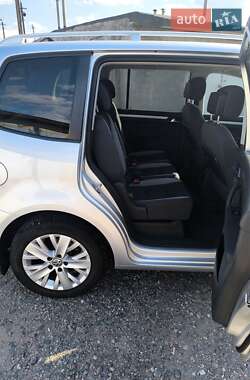 Мінівен Volkswagen Touran 2013 в 
