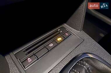 Мінівен Volkswagen Touran 2013 в 