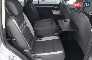 Мінівен Volkswagen Touran 2013 в 