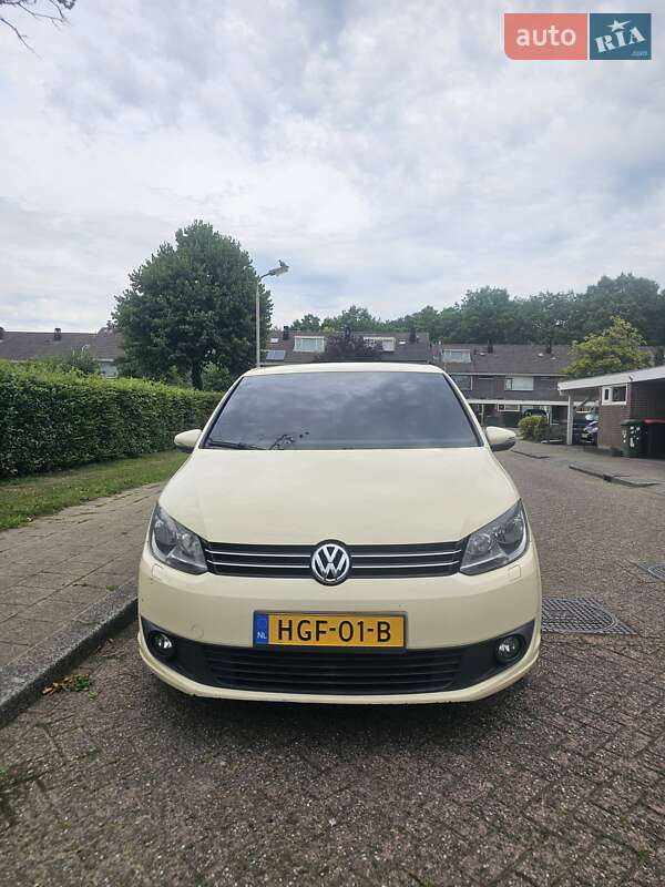 Минивэн Volkswagen Touran 2014 в Харькове