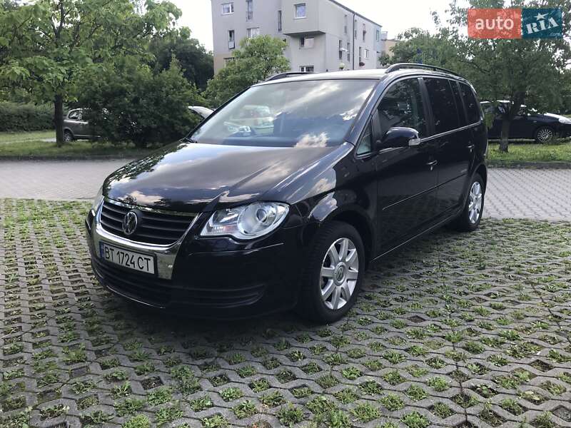 Мінівен Volkswagen Touran 2008 в Херсоні