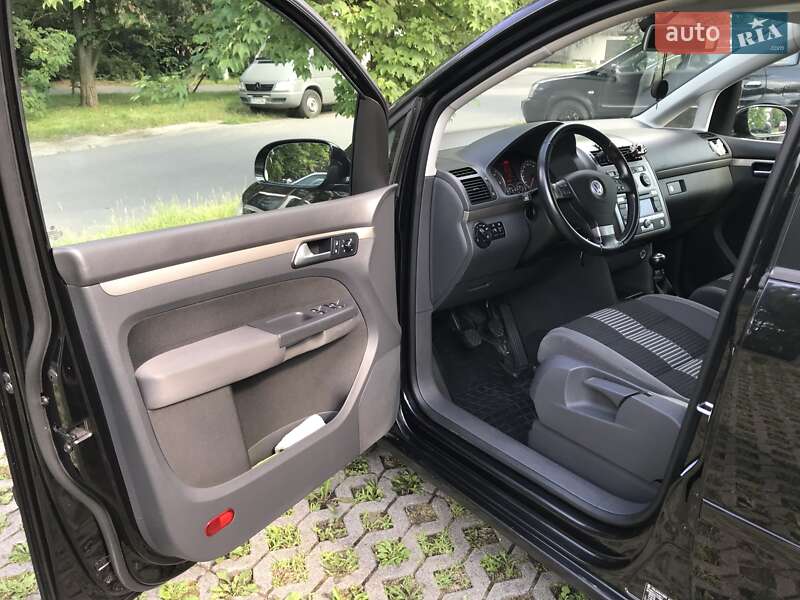 Мінівен Volkswagen Touran 2008 в Херсоні