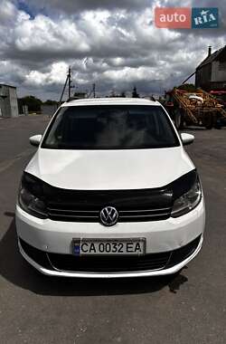 Минивэн Volkswagen Touran 2015 в Лысянке
