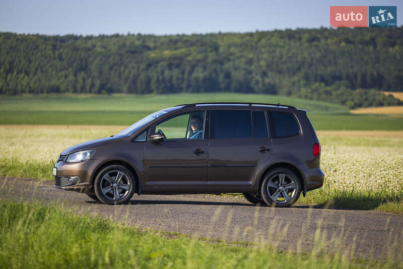 Мінівен Volkswagen Touran 2014 в Золочеві