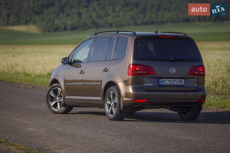 Мінівен Volkswagen Touran 2014 в Золочеві