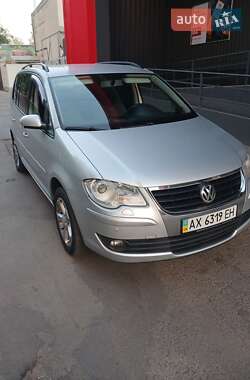 Минивэн Volkswagen Touran 2009 в Харькове
