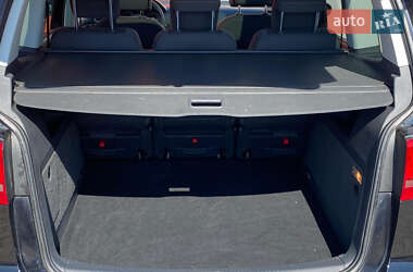 Мінівен Volkswagen Touran 2012 в 