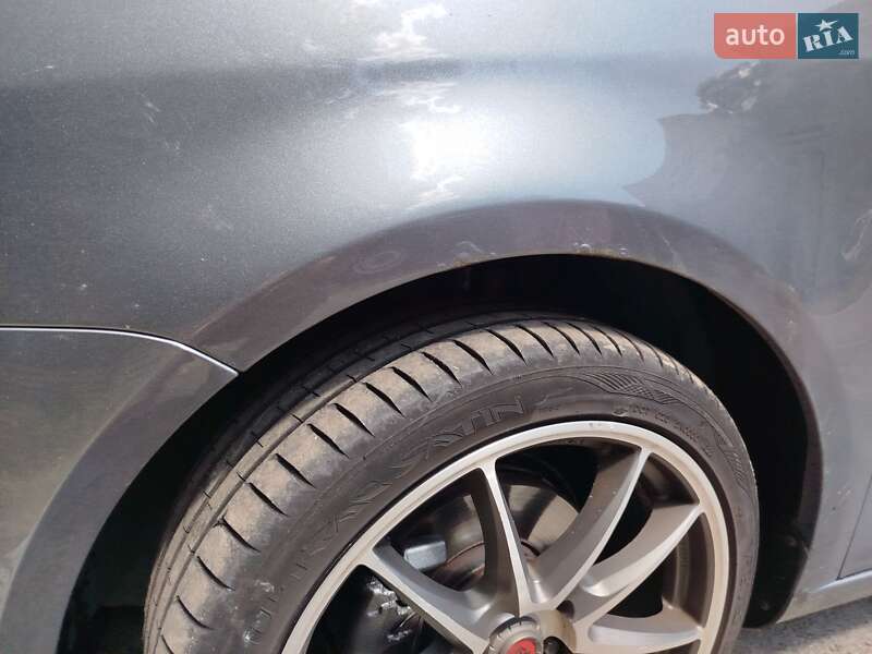 Минивэн Volkswagen Touran 2004 в Киеве