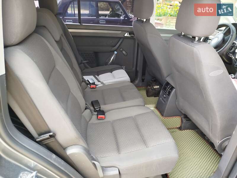 Минивэн Volkswagen Touran 2004 в Киеве