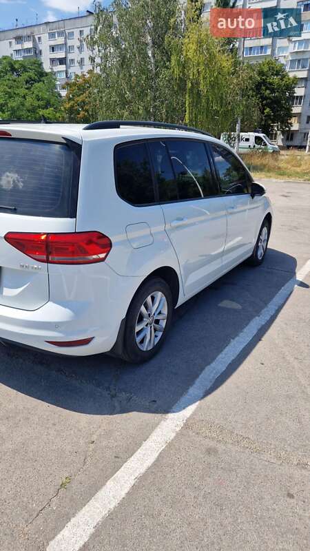 Микровэн Volkswagen Touran 2016 в Запорожье