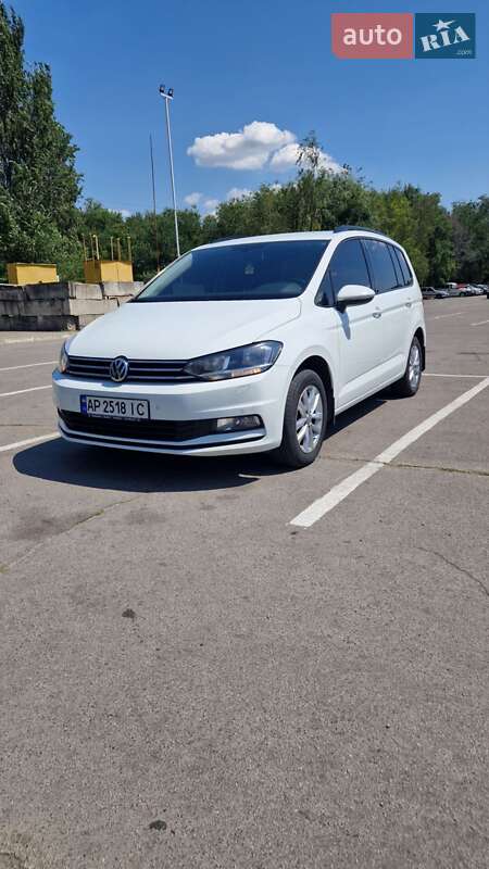 Микровэн Volkswagen Touran 2016 в Запорожье