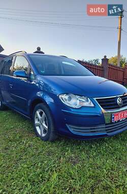 Минивэн Volkswagen Touran 2008 в Ровно
