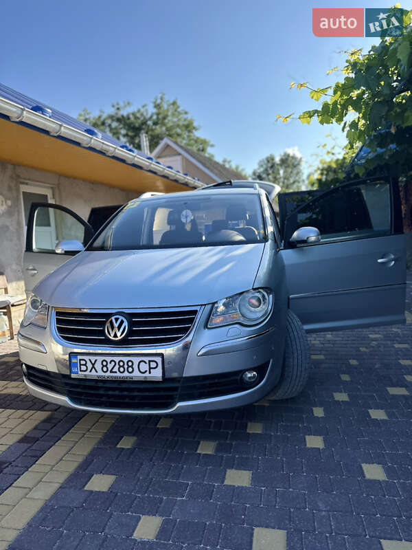 Минивэн Volkswagen Touran 2007 в Каменец-Подольском фото 4 Минивэн Volkswagen Touran 2007 в Каменец-Подольском