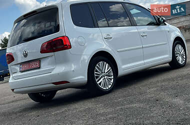 Мінівен Volkswagen Touran 2014 в 