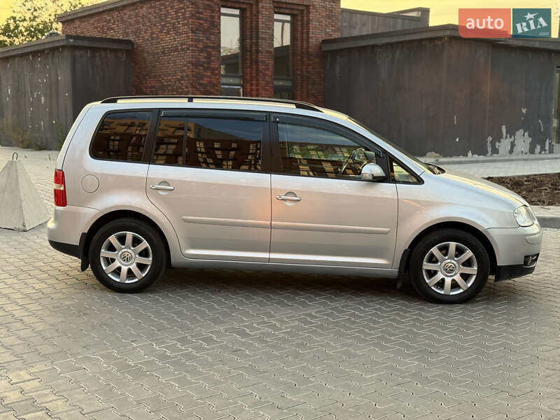 Минивэн Volkswagen Touran 2004 в Одессе