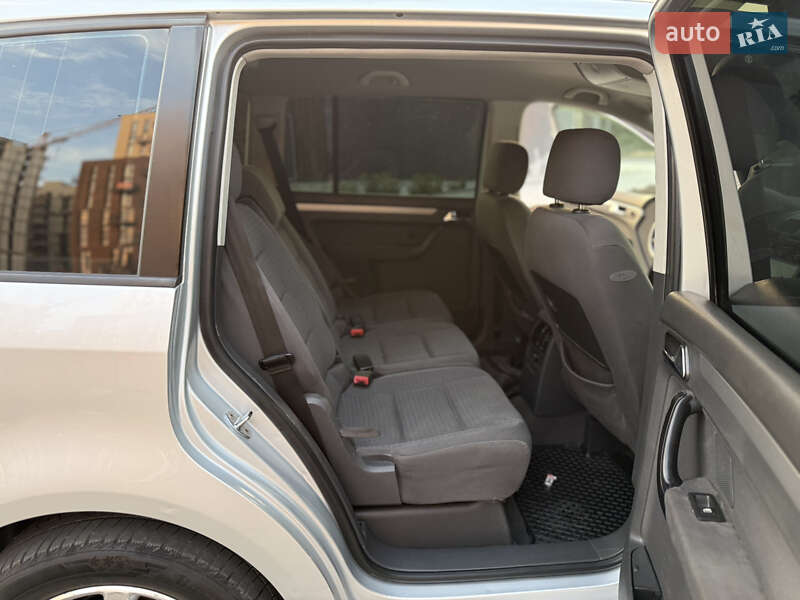 Минивэн Volkswagen Touran 2004 в Одессе