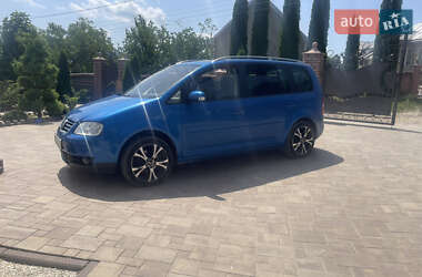 Мінівен Volkswagen Touran 2006 в Чернівцях