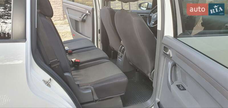Мінівен Volkswagen Touran 2012 в Івано-Франківську