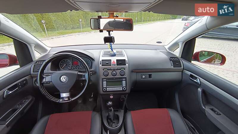 Мінівен Volkswagen Touran 2007 в Дунаївцях