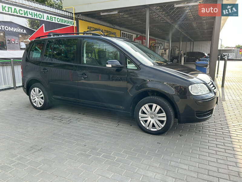 Минивэн Volkswagen Touran 2004 в Александрие