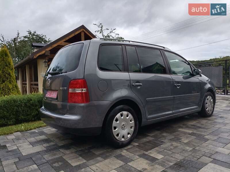 Минивэн Volkswagen Touran 2004 в Косове
