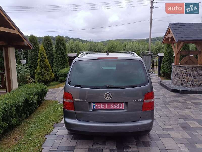 Минивэн Volkswagen Touran 2004 в Косове